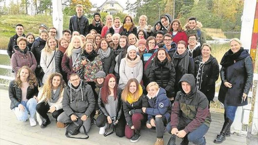 Alumnos del Santiago en Almendralejo conocen cómo se trabaja en otros países de Europa