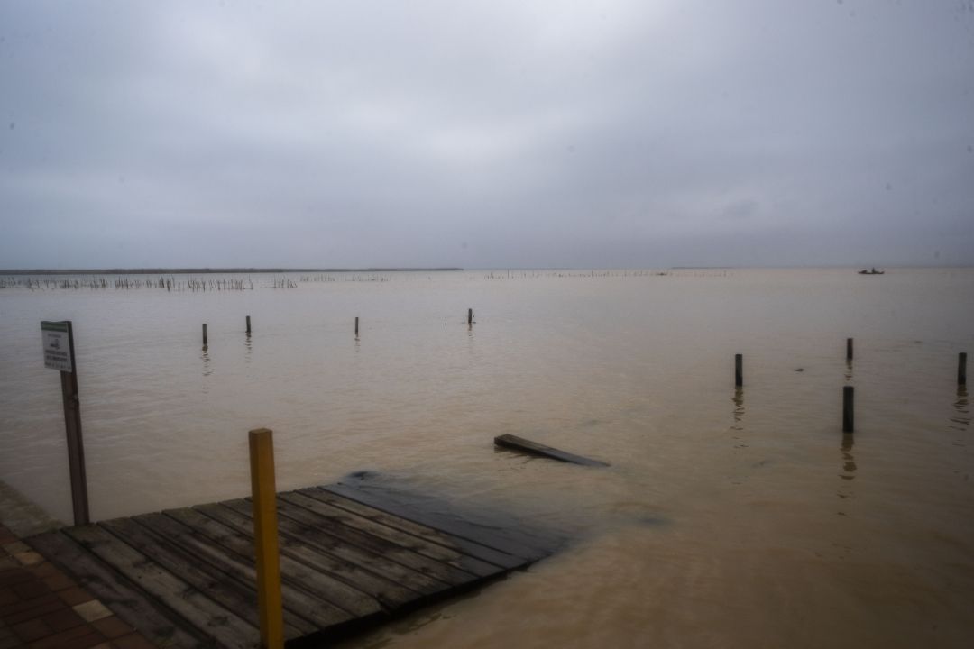 Embarcadero de l'Albufera, desaparecido bajo las aguas crecidas del lago.