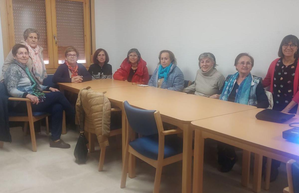 Charla sobre consumo en Codo.  | SERVICIO ESPECIAL