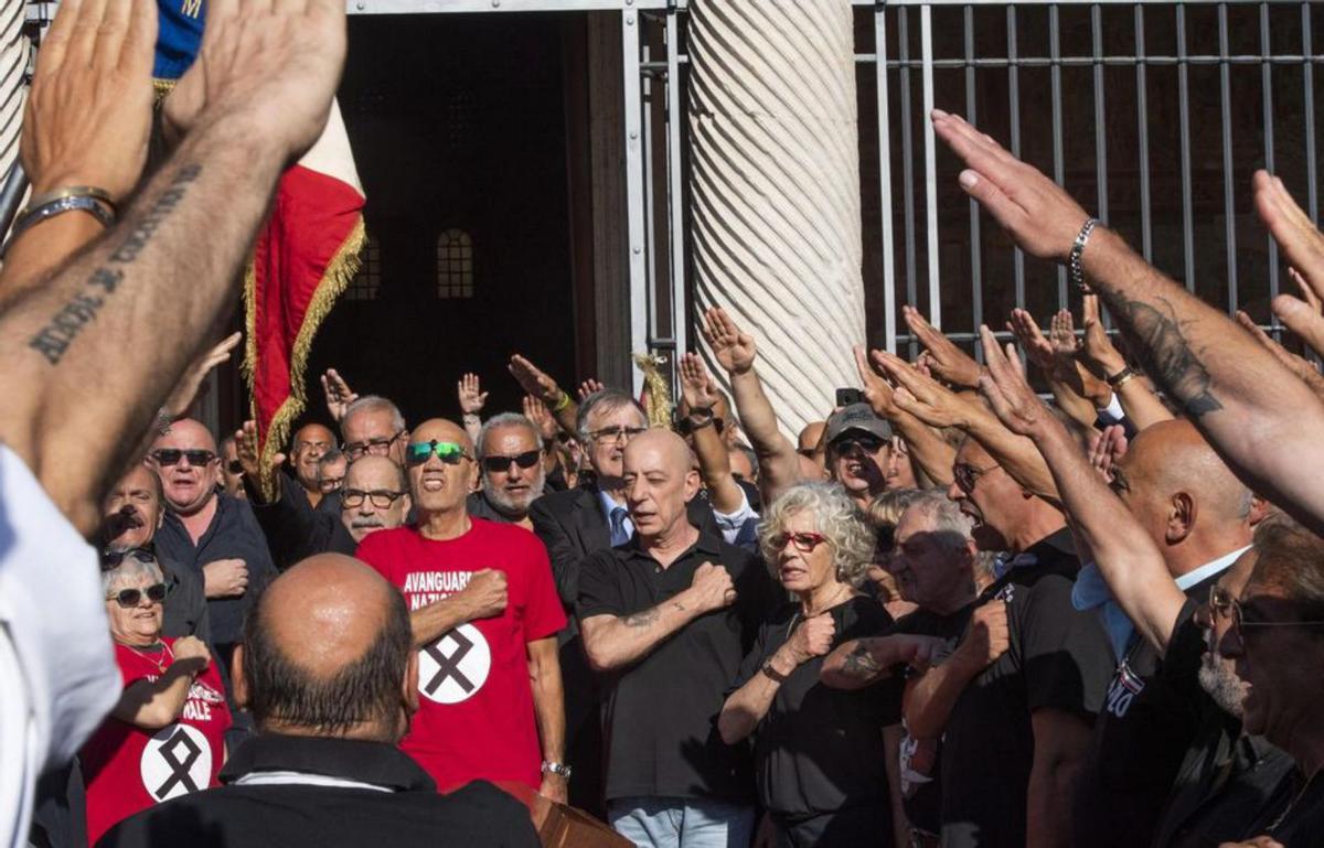 La falsa salutació romana La falsa salutació romana