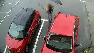 Detenido un hombre en Rianxo tras dañar un coche y amenazar a policías con una horquilla de labranza
