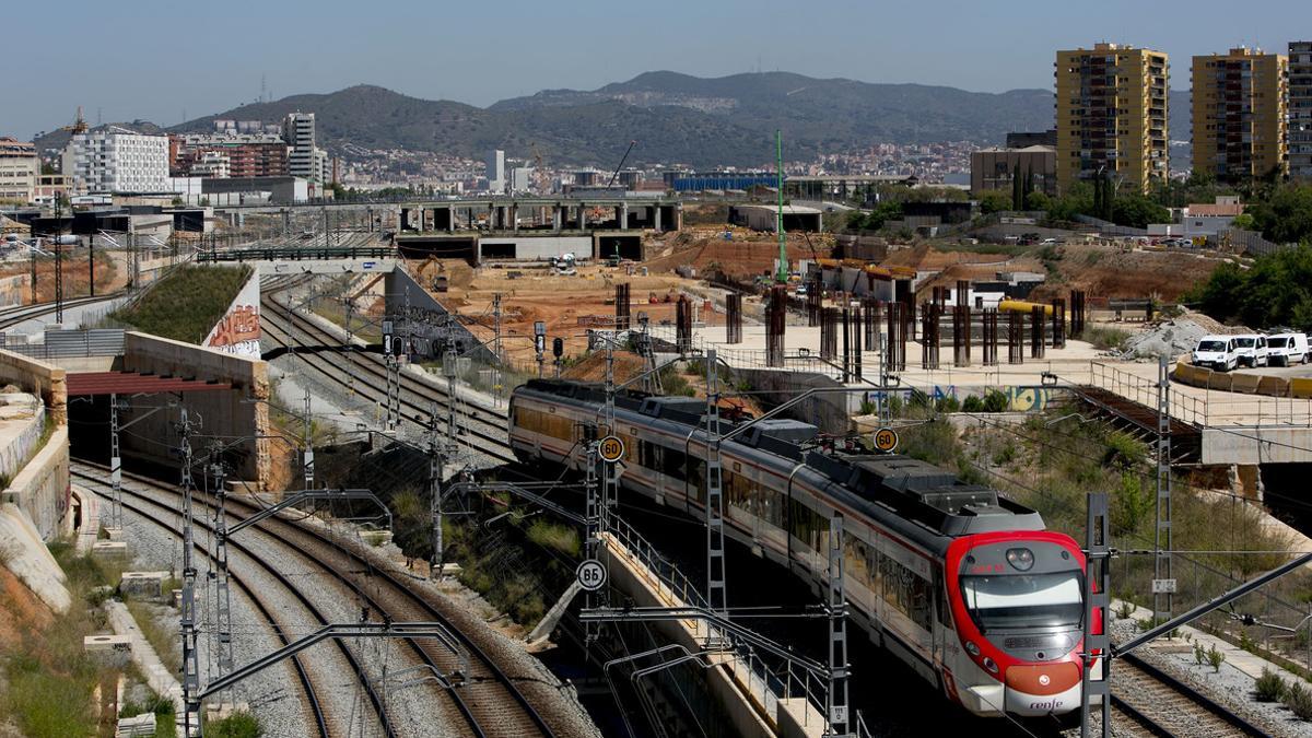 Las vías del tren gestionadas por Adif en La Sagrera.