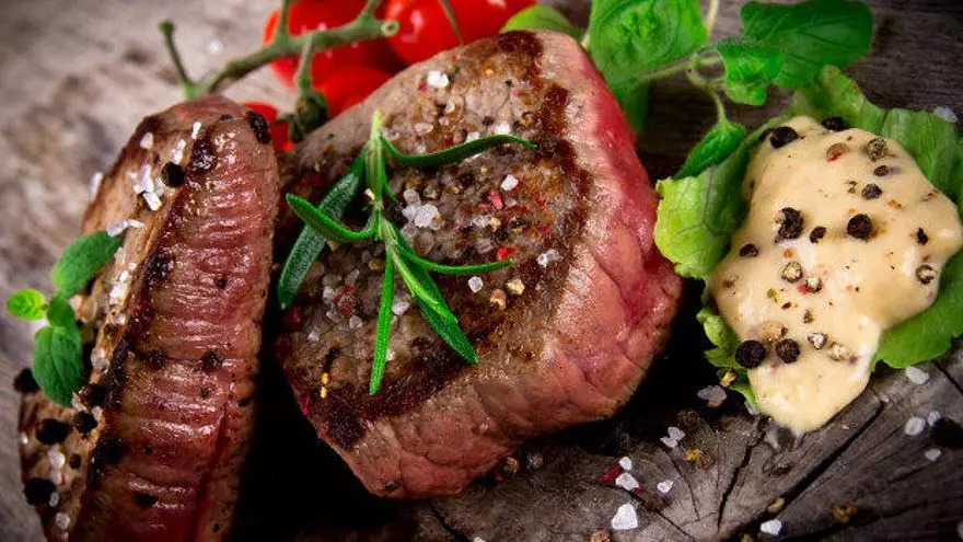 Restaurante Los Pacos, carnes elaboradas a la brasa de leña