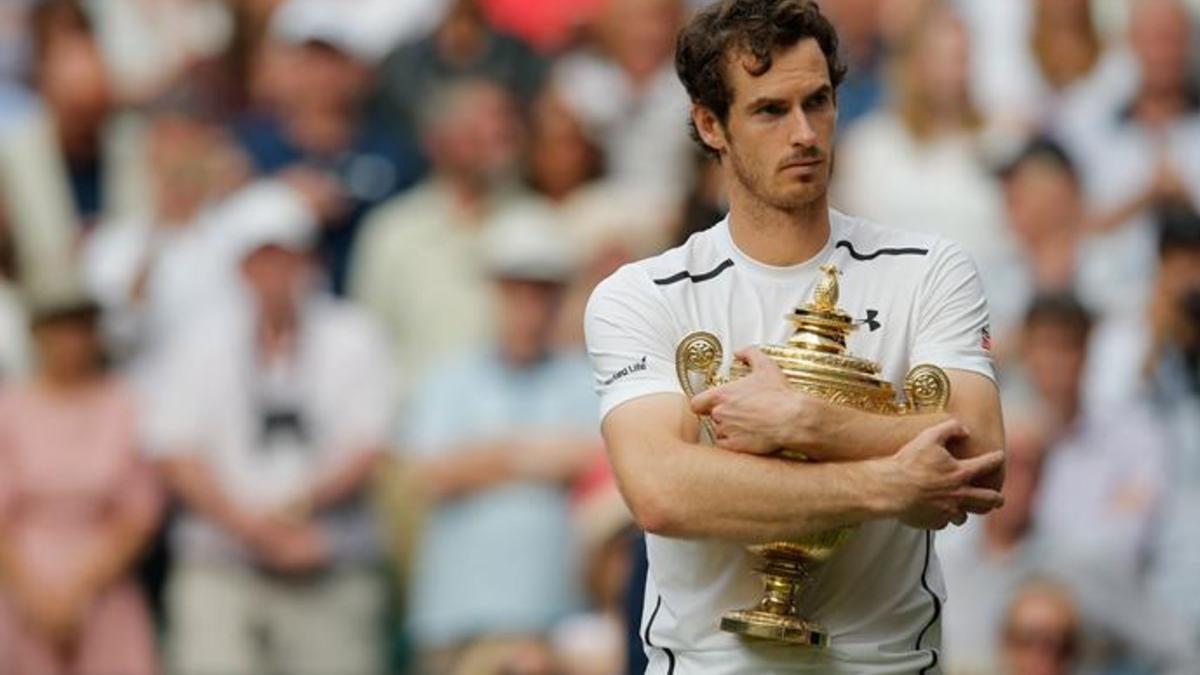 Andy Murray estaba exultante por volver a tener el trofeo en sus manos