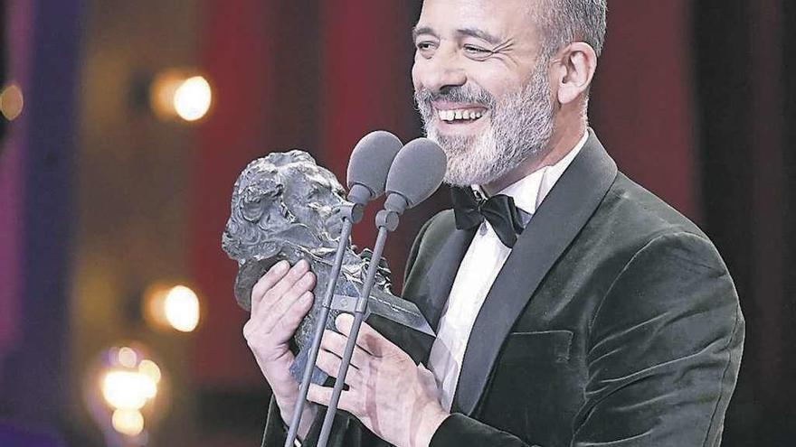 El ferrolano Javier Gutiérrez recoge el Premio Goya a mejor actor el pasado mes de febrero. // Afp