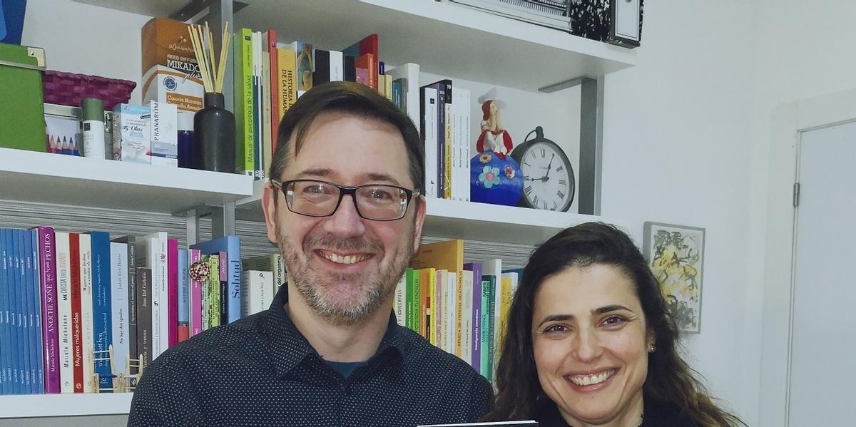 Ricardo Fandiño y Vanessa Rodríguez, psicólogos y escritores.