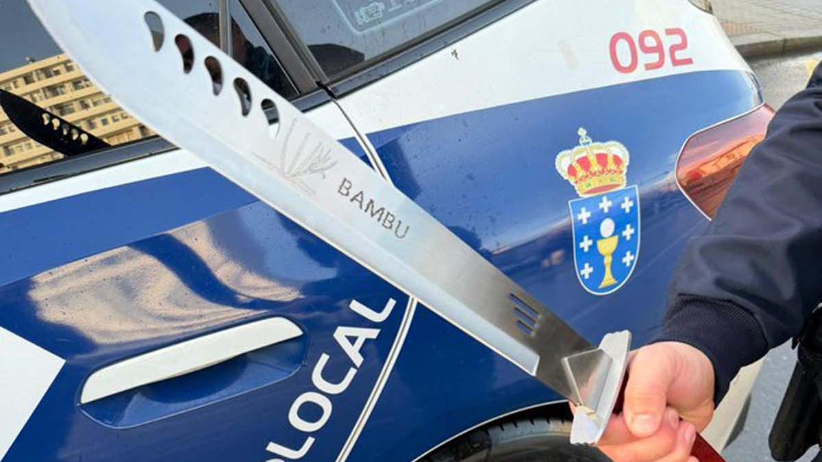 Arma blanca intervenida por la Policía Local de A Coruña en una intervención por un hurto de un móvil.