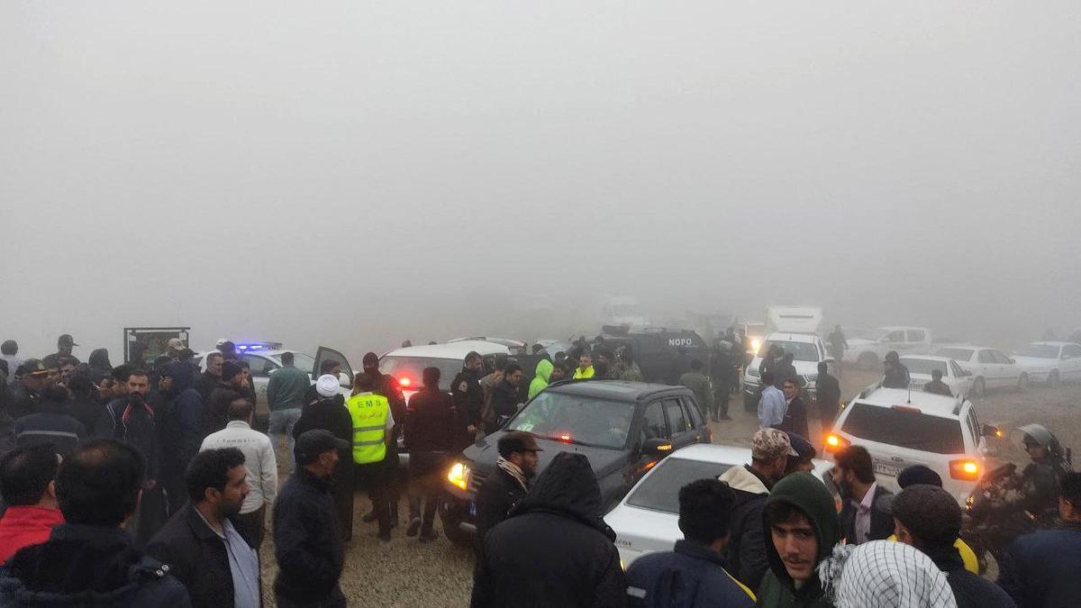 Equipos de rescate buscan el helicóptero del presidente de Irán tras su aterrizaje forzoso