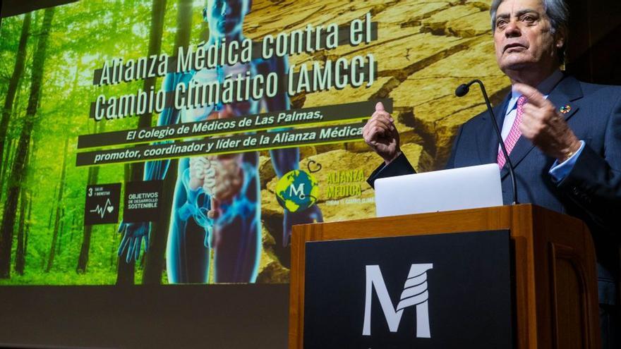 Pedro Cabrera, presidente Colegio Médicos Las Palmas presenta la Alianza Médica contra el Cambio Climático. LP/DLP