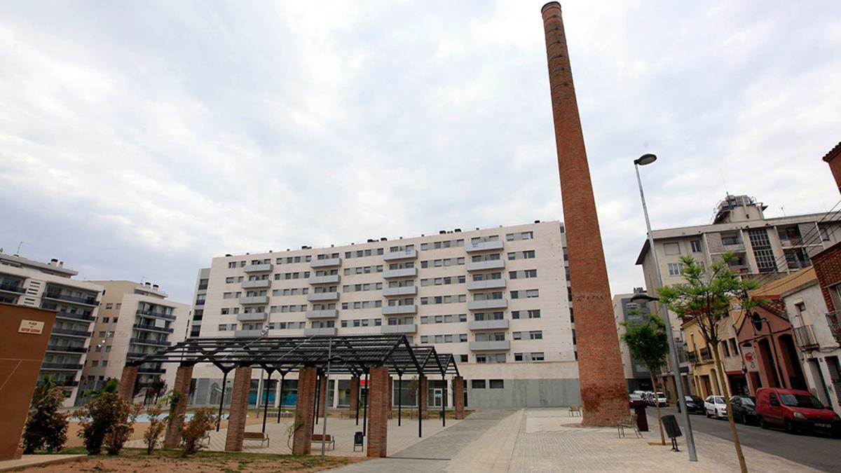 Una de las 45 chimeneas que se conservan en Sabadell