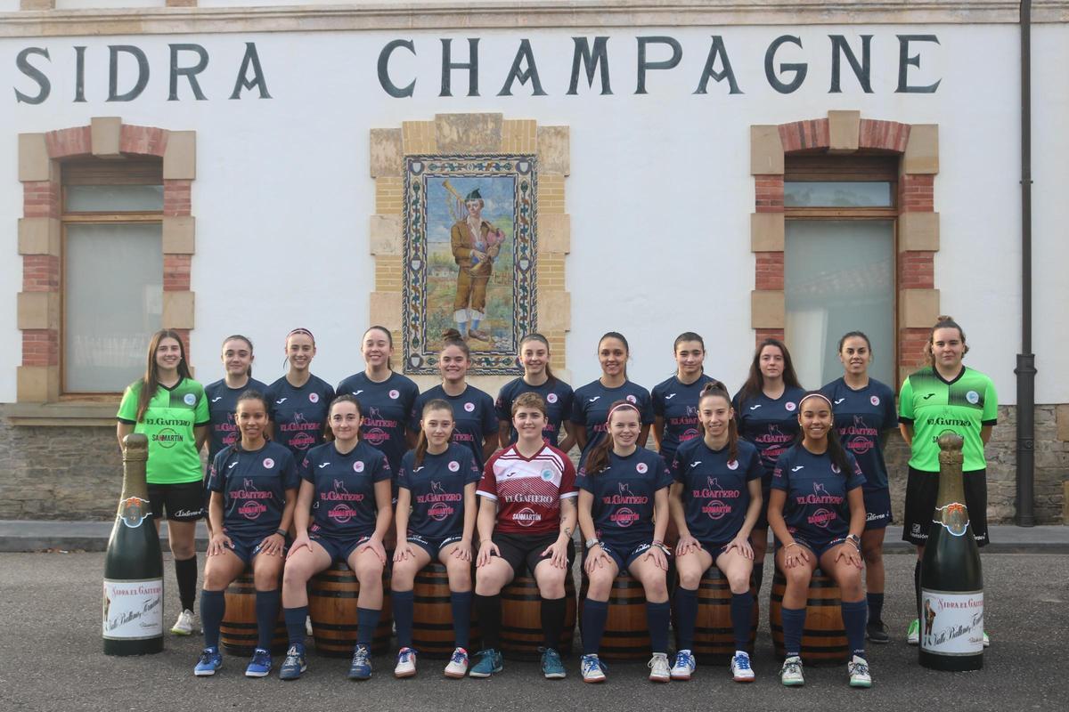 Arriba de izquierda a derecha Zaira, Ajenjo, Manuela, Nuria, Casado, Candela, Yasmin, Cadaveda, Patri, Tana, e Irati. Por abajo Dani, Elsa Luci Iglesias, Irene, Nora, Ángela, y Alba