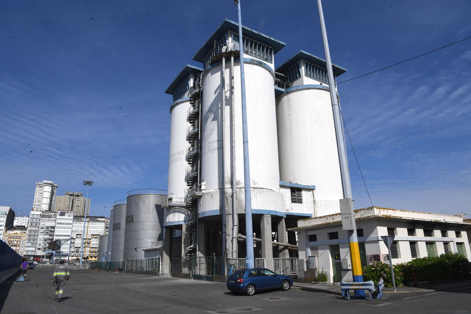 El Puerto de A Coruña demolerá la cantina, los silos y un local para abrir Calvo Sotelo a los peatones