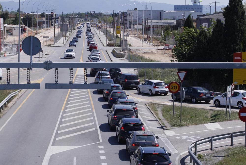 Retencions a les vies gironines que porten a la Costa Brava