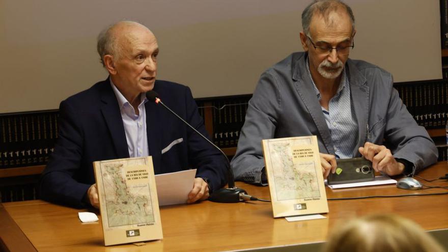 Presentación del libro, ayer, en el Instituto de Estudos Vigueses.   | // R. GROBAS