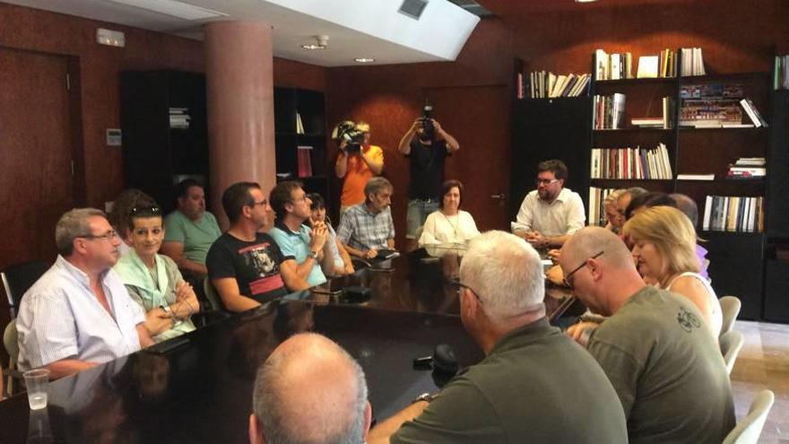 El alcalde se reunió ayer con los miembros de la junta de personal del Ayuntamiento de Palma.