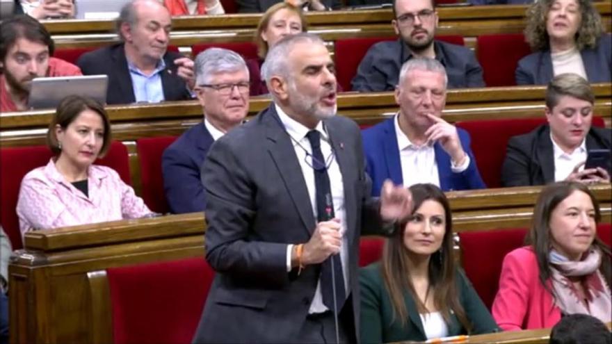 Polèmica al Parlament per les acusacions de corrupció de Cs a membres del Govern