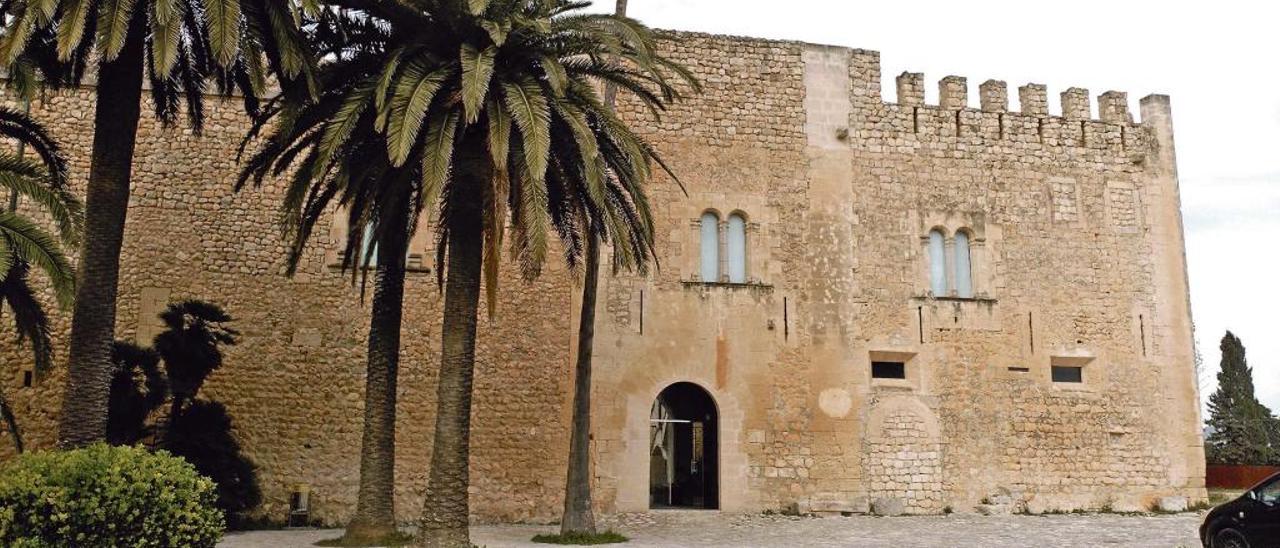 La fachada principal de entrada a la Torre dels Enagistes, actual sede del museo de Historia de Manacor, será rehabilitada.