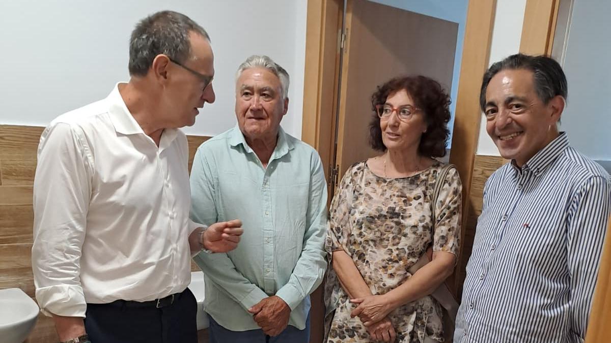De izquierda a derecha, Ángel Blanco, Francisco Rodríguez, Ángeles Martínez y José Antonio Sánchez duranet la visita a las obras del edificio de Patrimonio Sindical en Bermillo.