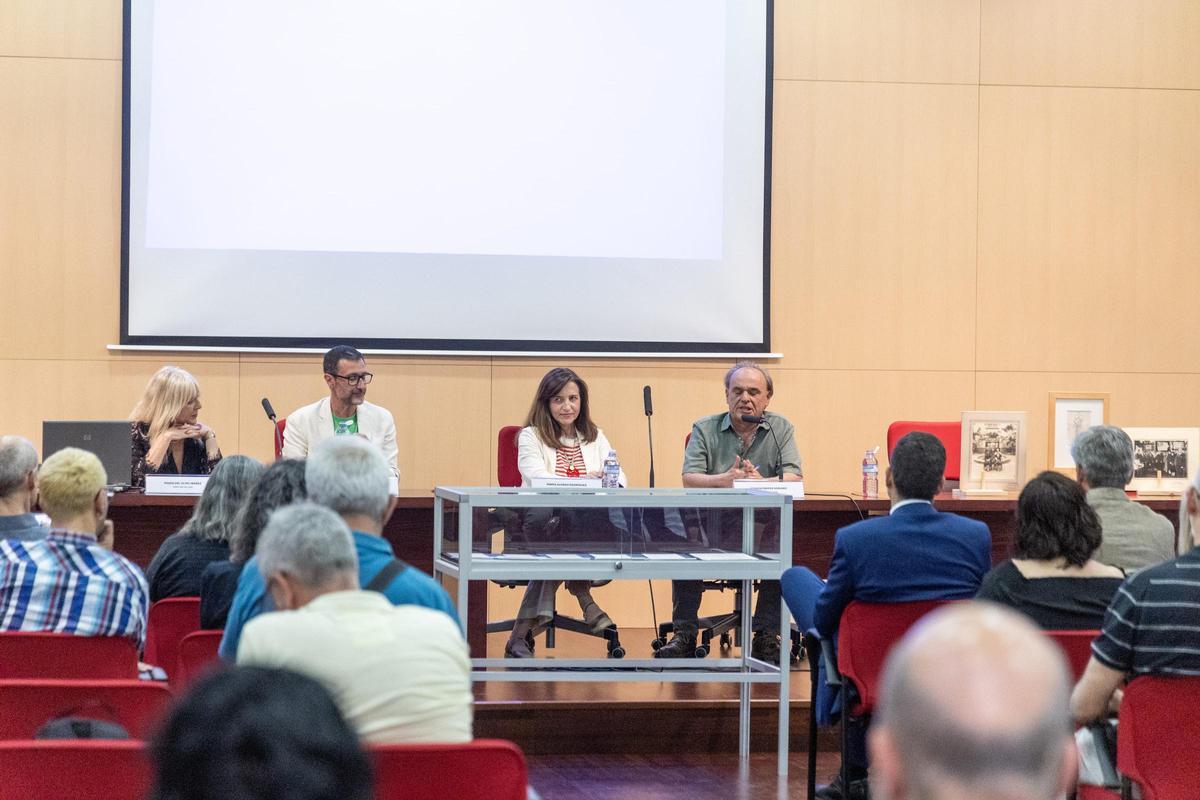 Un momento del acto institucional de entrega en la sede del Archivo Histórico Provincial