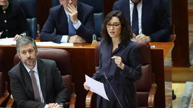 Ayuso justifica la Medalla a EEUU: "No se da a un gobierno, se da a una nación"