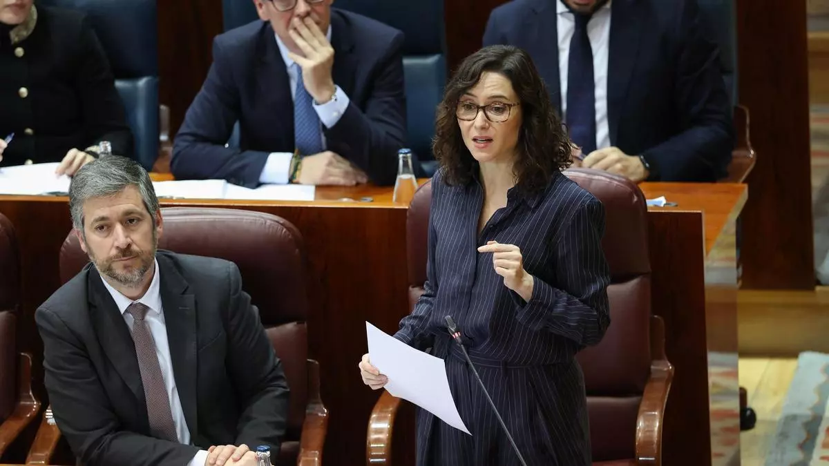 Ayuso justifica la Medalla a EEUU: "No se da a un gobierno, se da a una nación"