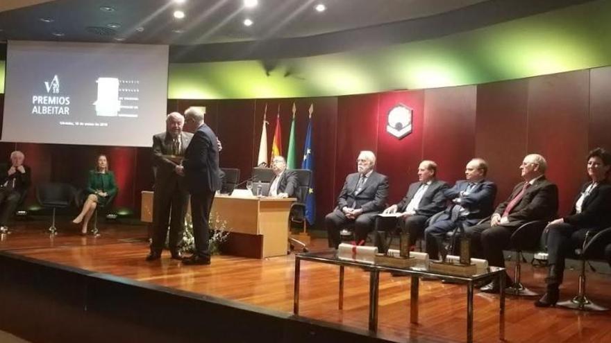 El Consejo Andaluz de Veterinarios distingue a la Junta con el premio Albéitar
