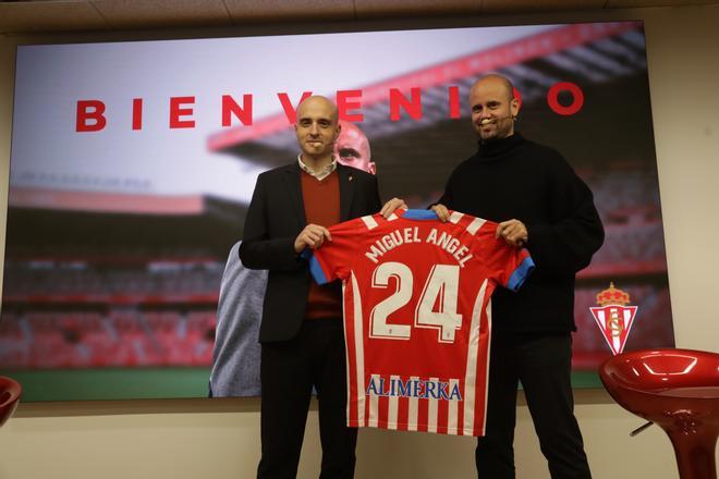 En imágenes: Así fue la presentación de Ramírez como entrenador del Sporting