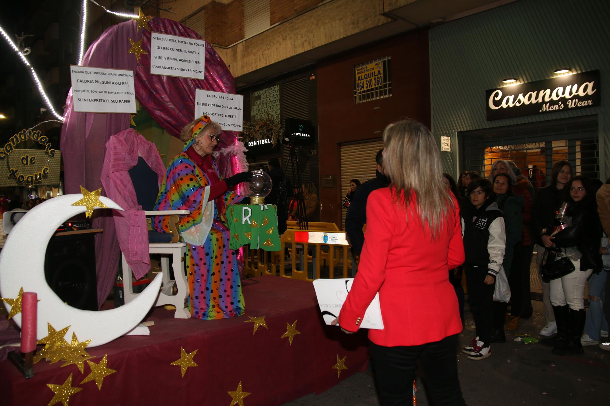 FOTOGALERÍA I La cabalgata del Ninot de Burriana, en imágenes