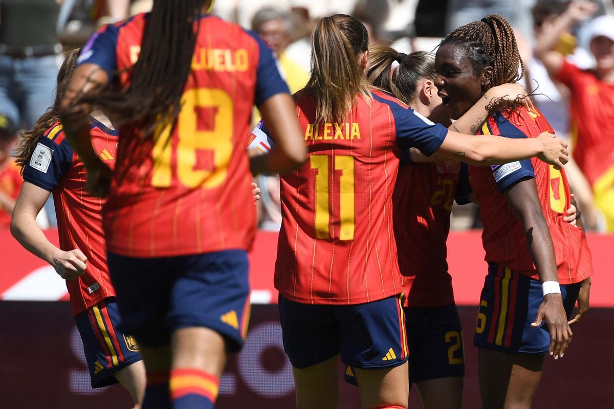 Partido de clasificación para la Copa Mundial Femenino entre España y Ucrania, en imagenes.