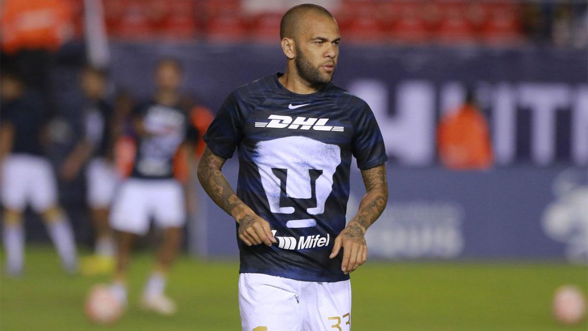 Dani Alves, en una imagen de archivo con Pumas