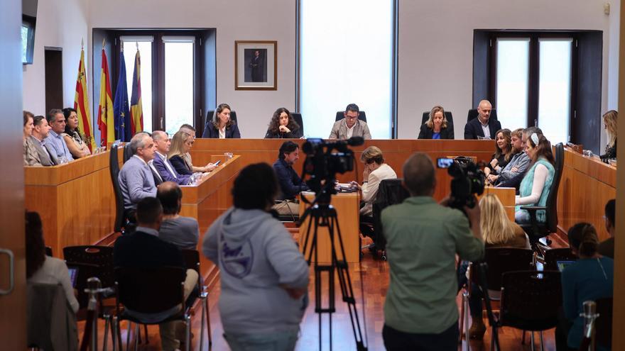 La batalla política en Ibiza por las ayudas de la dana, que continúan sin llegar, se reactiva