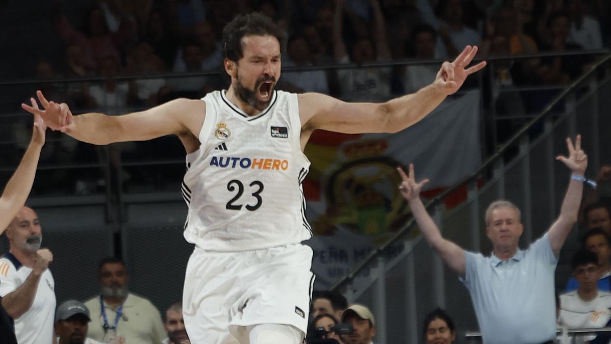 Sergio Llull celebra una canasta durante el Real Madrid-Baskonia.