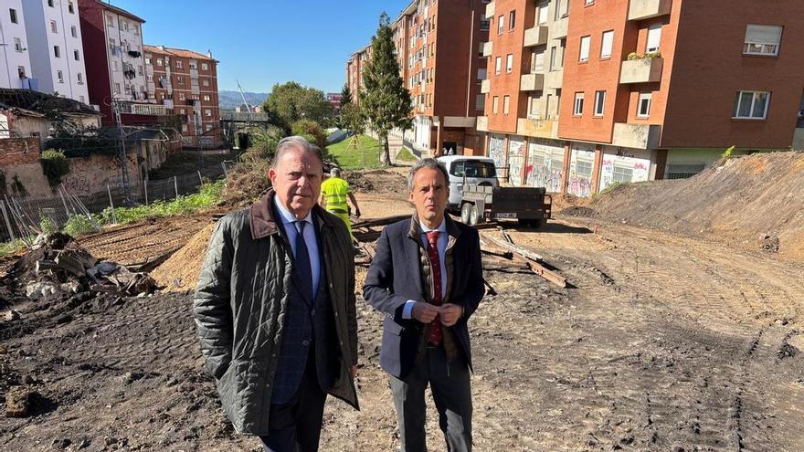 Del viejo «puentín» a una nueva pasarela: así se transforma una de las calles con más tráfico de Oviedo