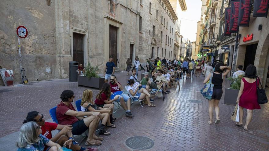 Así ha sido la cadena humana ‘a la fresca’ en Palma contra la masificación turística