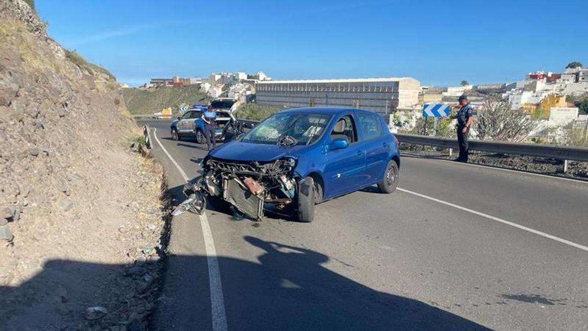 Imagen del estado en el que quedó el coche tras la colisión