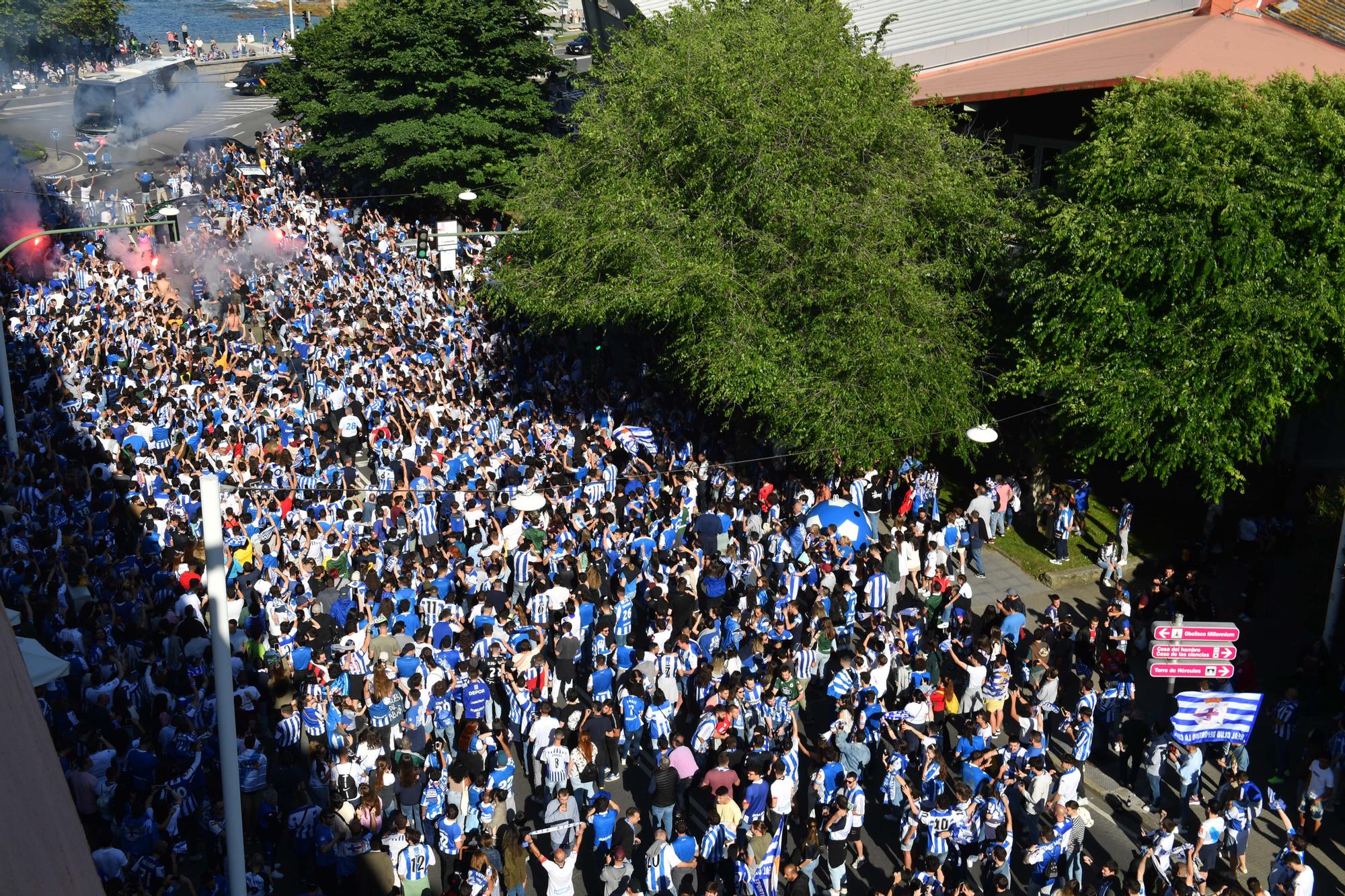 Recibimiento al Deportivo antes del partido frente al Linares