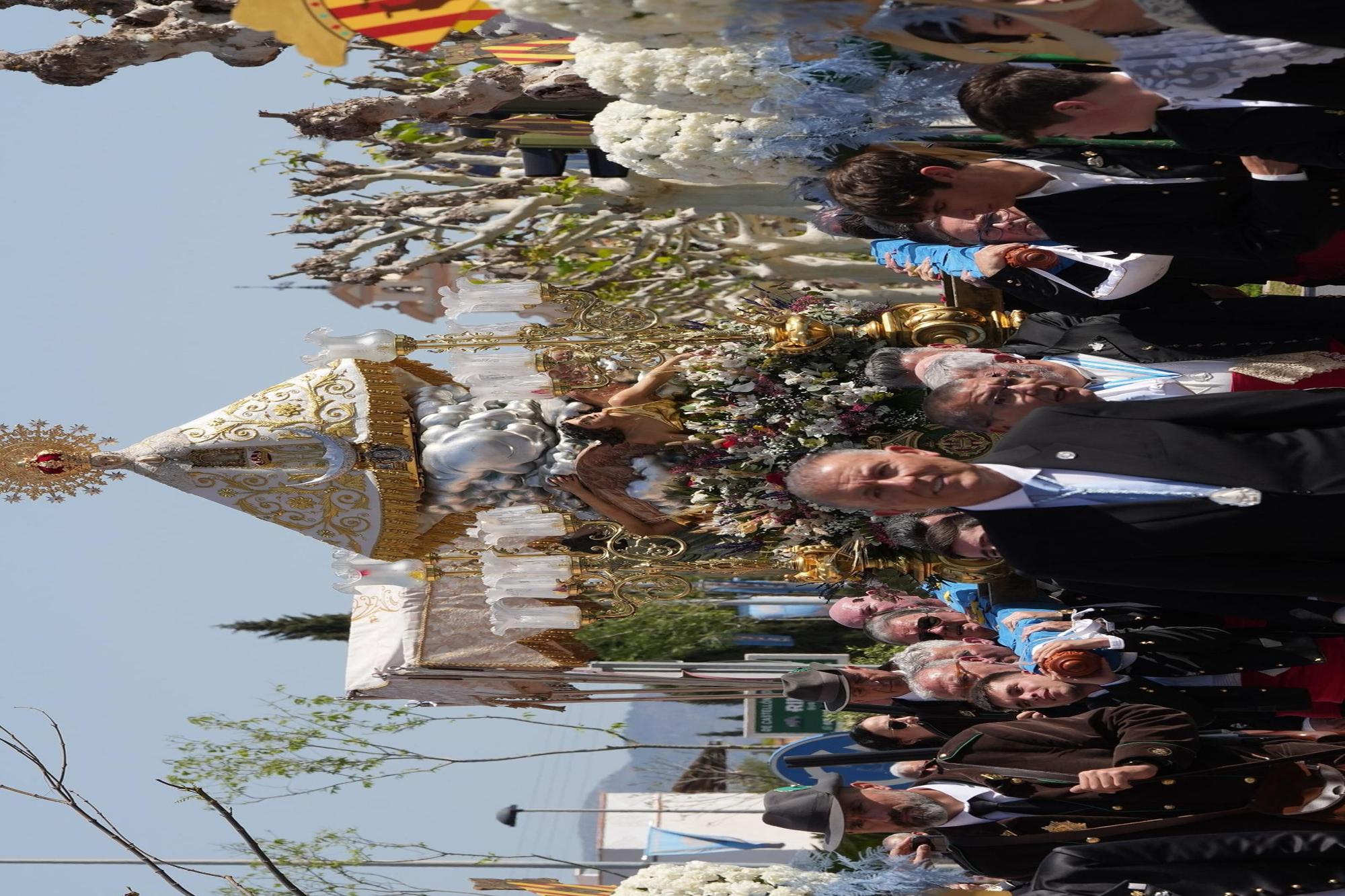 Galería de imágenes: La Virgen del Lledó sale de la basílica para ir a la ciudad