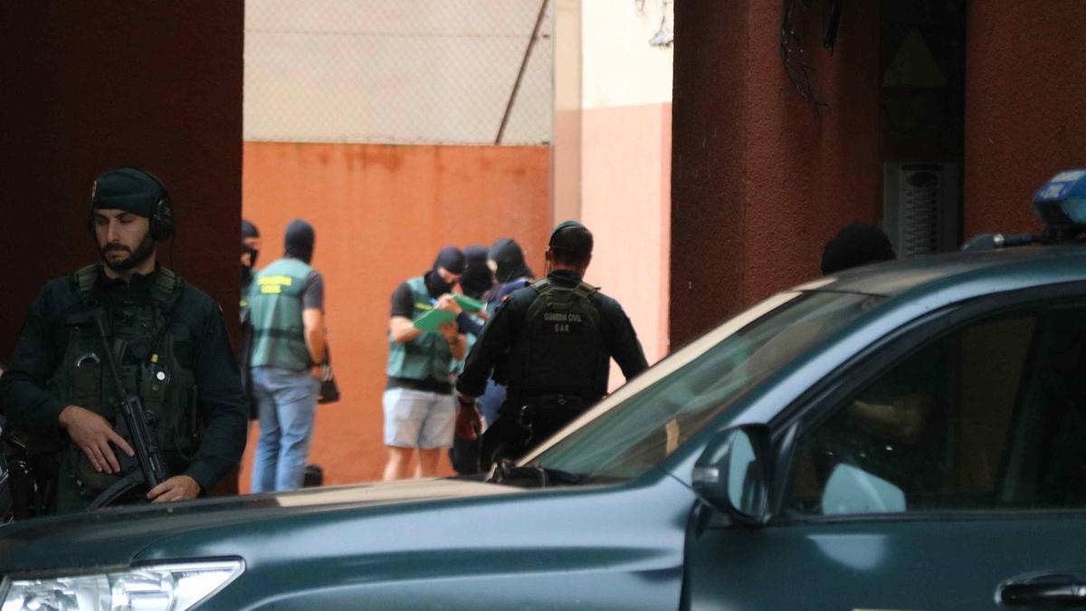 Una imatge d'arxiu d'un operatiu de la Guàrdia Civil contra el gihadisme a Salt.
