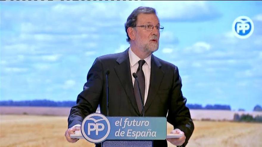 Rajoy: "Me aparto, pero no me voy"