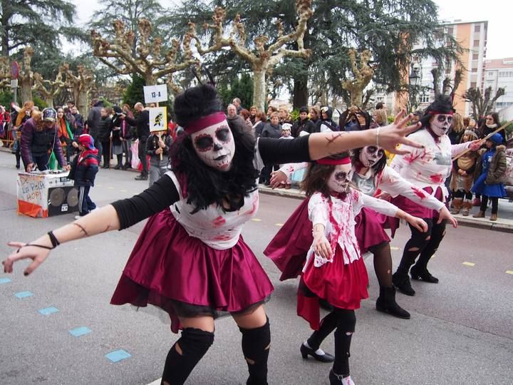 DESFILE DE CARNAVAL EN POLA DE SIERO