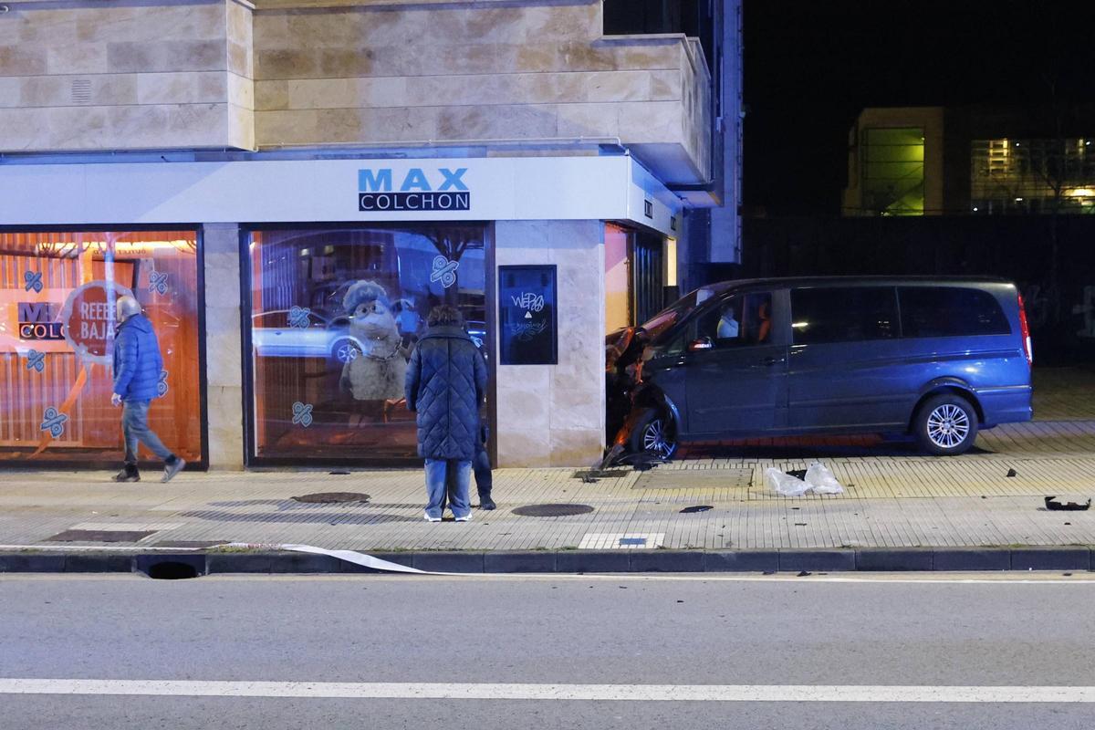 Brutal accidente de tráfico en Gijón con dos fallecidos