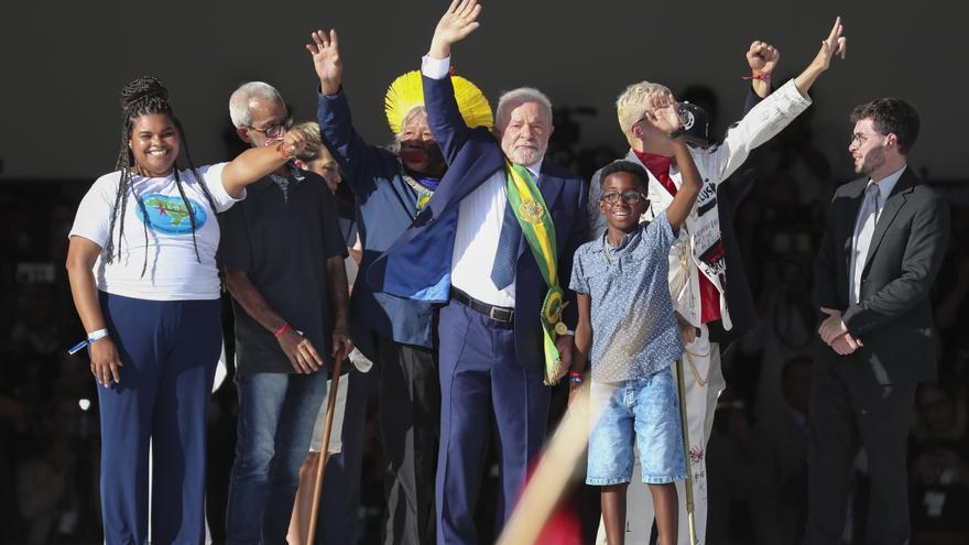 Lula da Silva pren possessió com a president del Brasil en una cerimònia multitudinària i molt crítica amb Bolsonaro