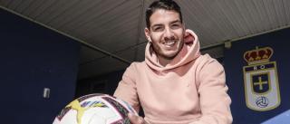 Manu Vallejo, delantero del Oviedo: "Se está perdiendo al futbolista de barrio; creo que yo tengo ese estilo"