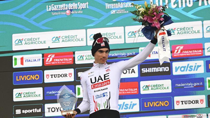 Juan Ayuso, en el top ten de mejores ciclistas del mundo