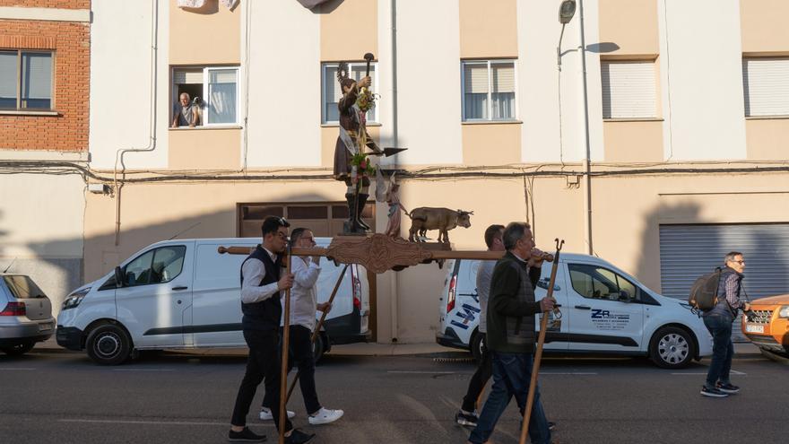 GALERÍA | La procesión de San Isidro Labrador en Zamora capital, en imágenes