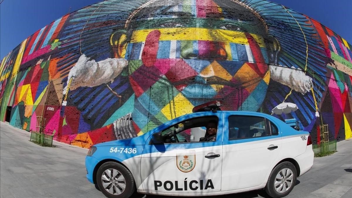 Un coche de la policía brasileña en Río de Janeiro