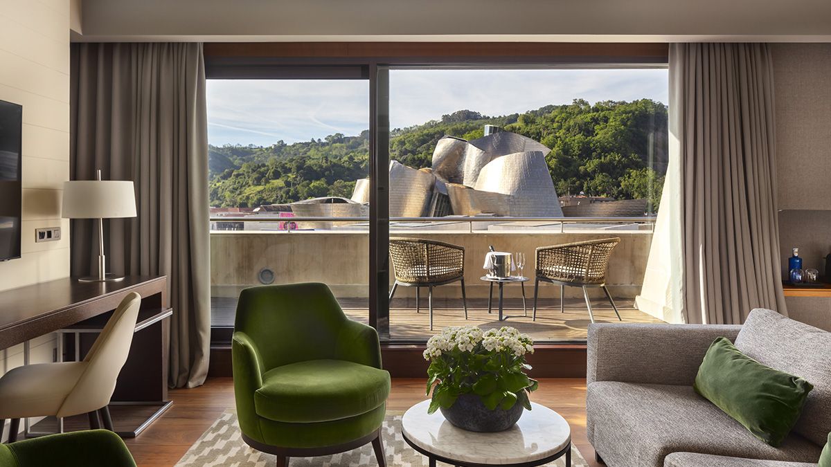 Espacios amplios y luminosos donde el arte y el confort se encuentran frente al Guggenheim