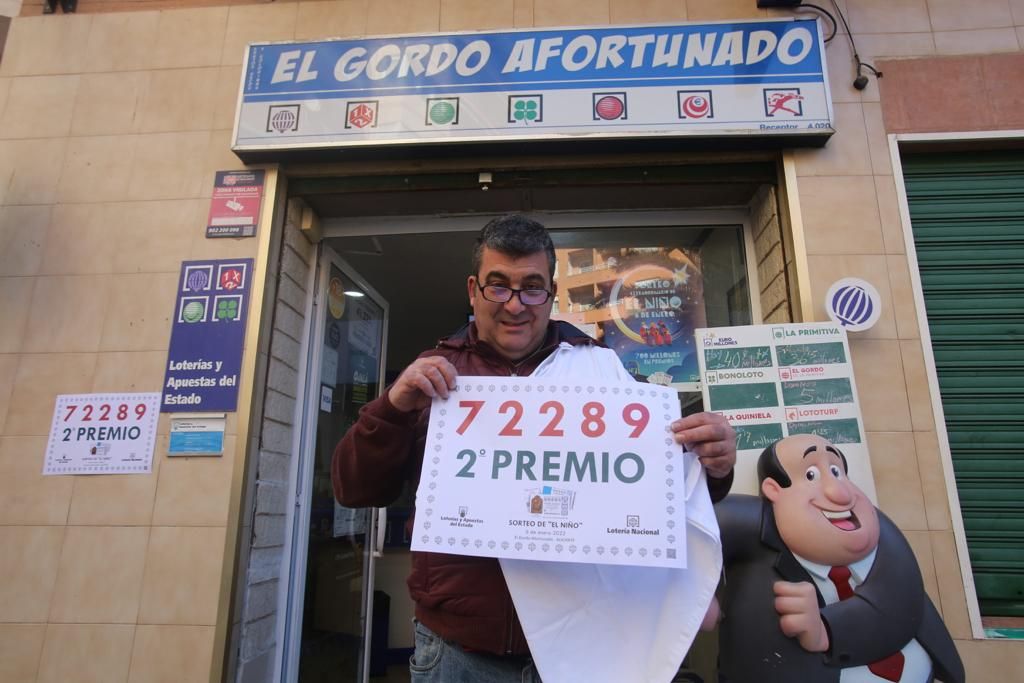El propietario de El Gordo Afortunado celebra haber vendido parte del segundo premio de El Niño