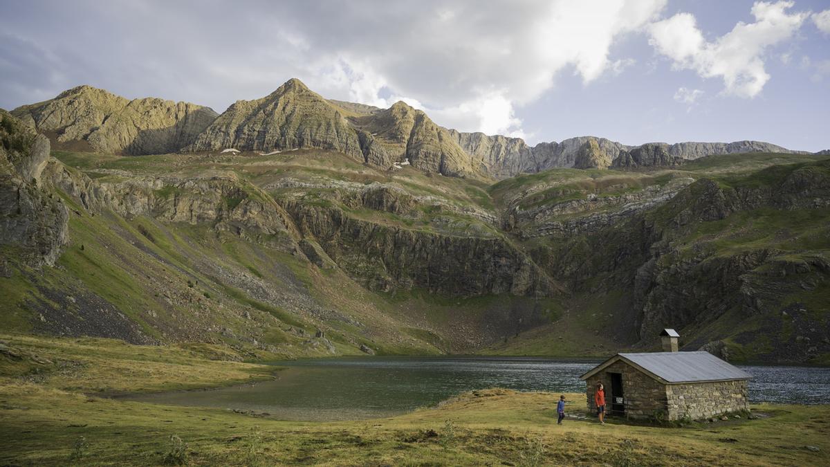 Los 5 lagos glaciares más espectaculares y accesibles del Pirineo
