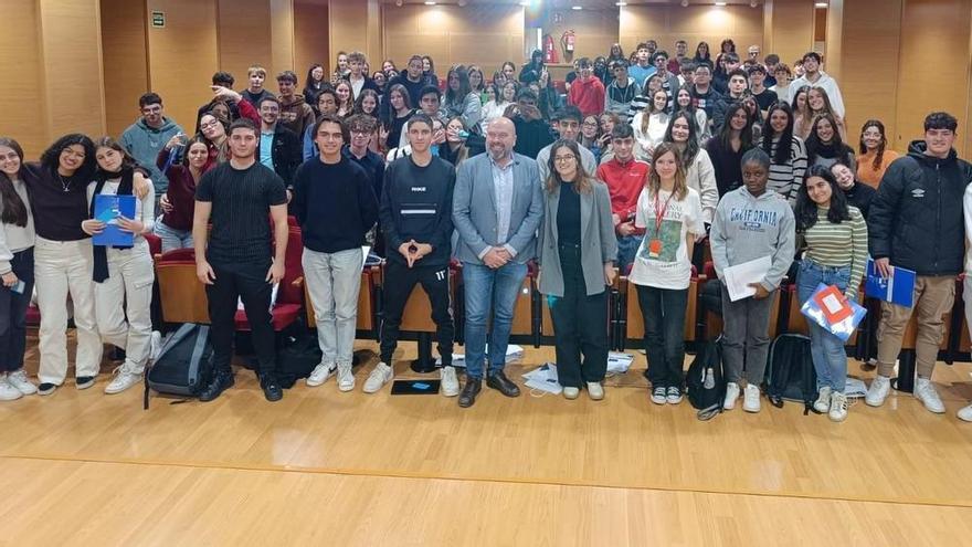 Alumnat de batxillerat d’Olesa participa en una simulació d’un ple al Parlament Europeu